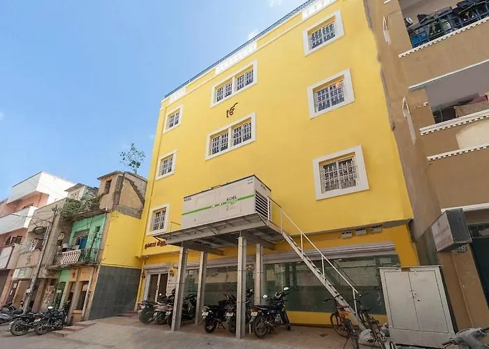Gulnaar Inn Near Us Counsulate Sankar Nethralaya Apollo Hospital